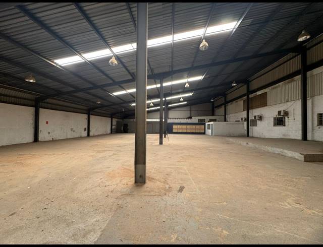 1,400M² WAREHOUSE FOR SALE IN LEA GLEN